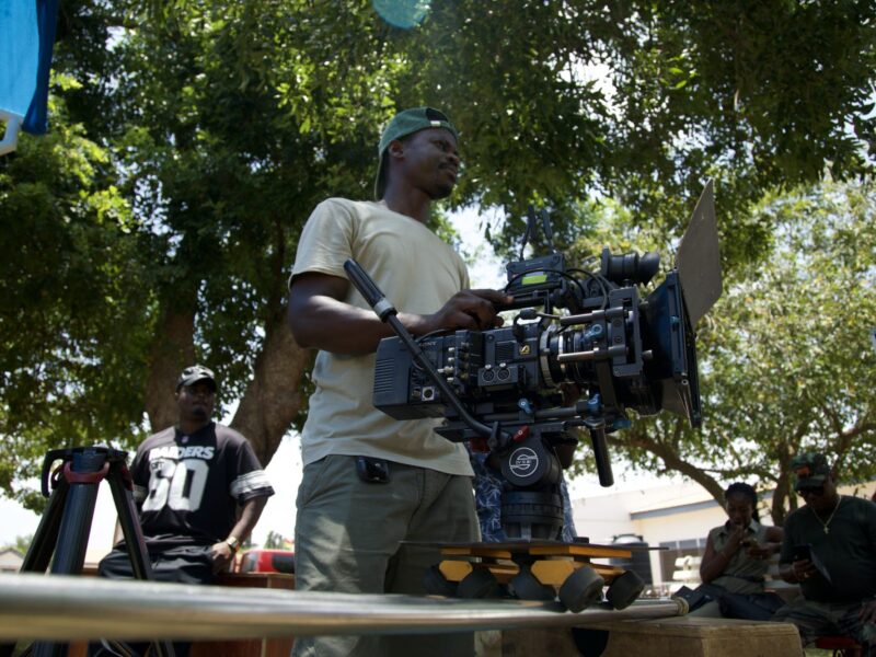 Munchee — on set (7)